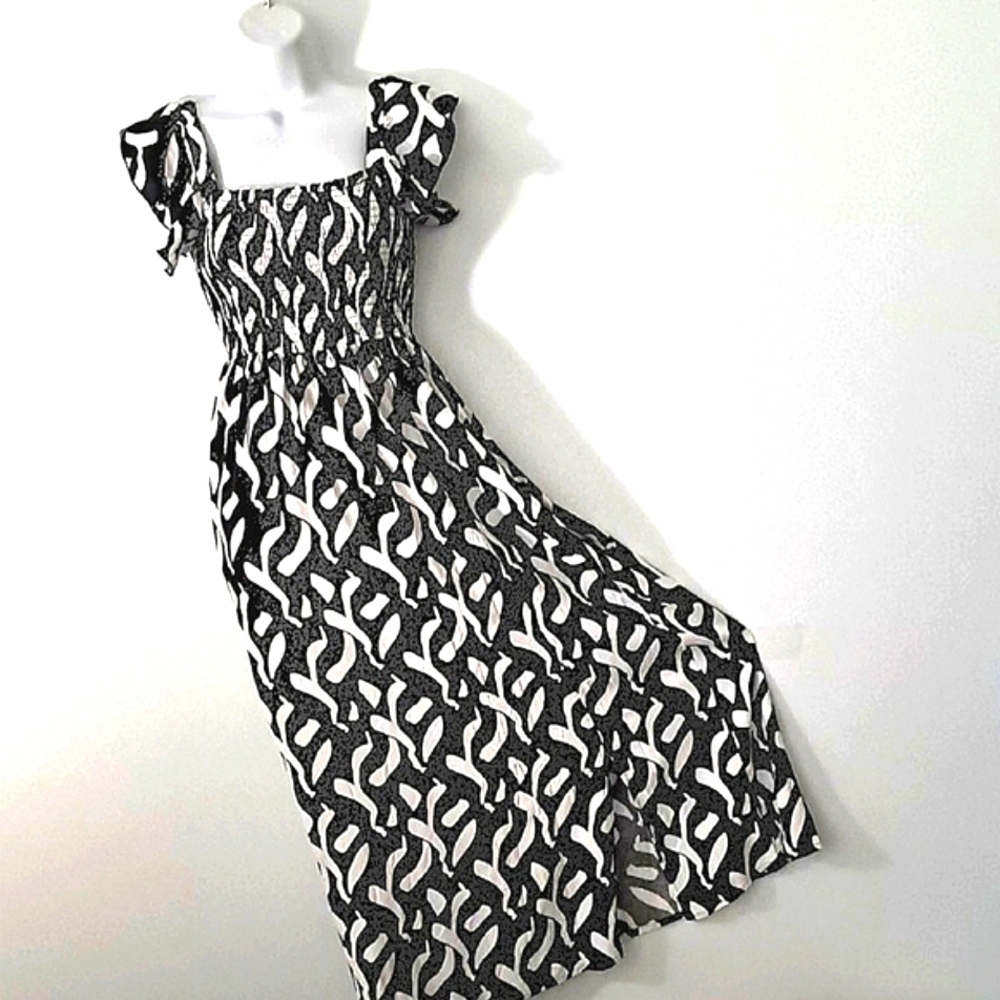 Bold Maxi Black & White Ecletic Pattern Women's Maxi Dress Size Small NWT